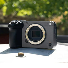 Cargar imagen en el visor de la galería, Sony Cinema Line FX30 (Sony ILME-FX30)
