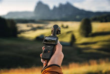 Cargar imagen en el visor de la galería, Estabilizador DJI Osmo Pocket 3 Creator Combo
